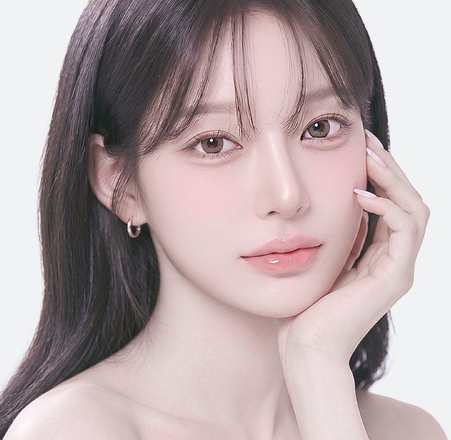 모델 여성의 얼굴 클로즈업 사진