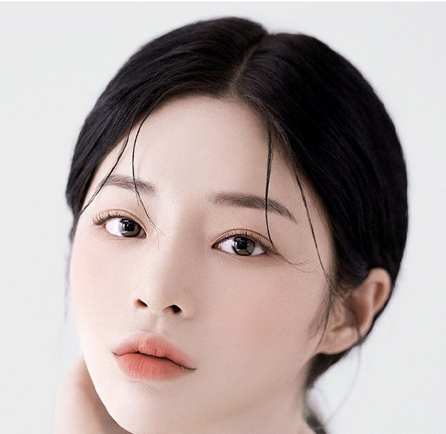 여성 모델의 얼굴 클로즈업