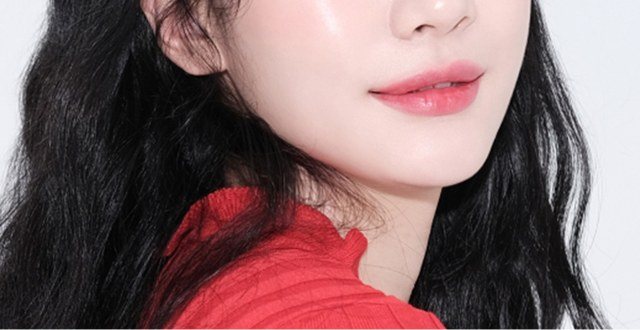 여성의 하안부와 쇄골 라인