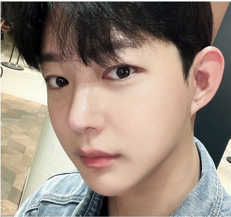 남성 모델 사진