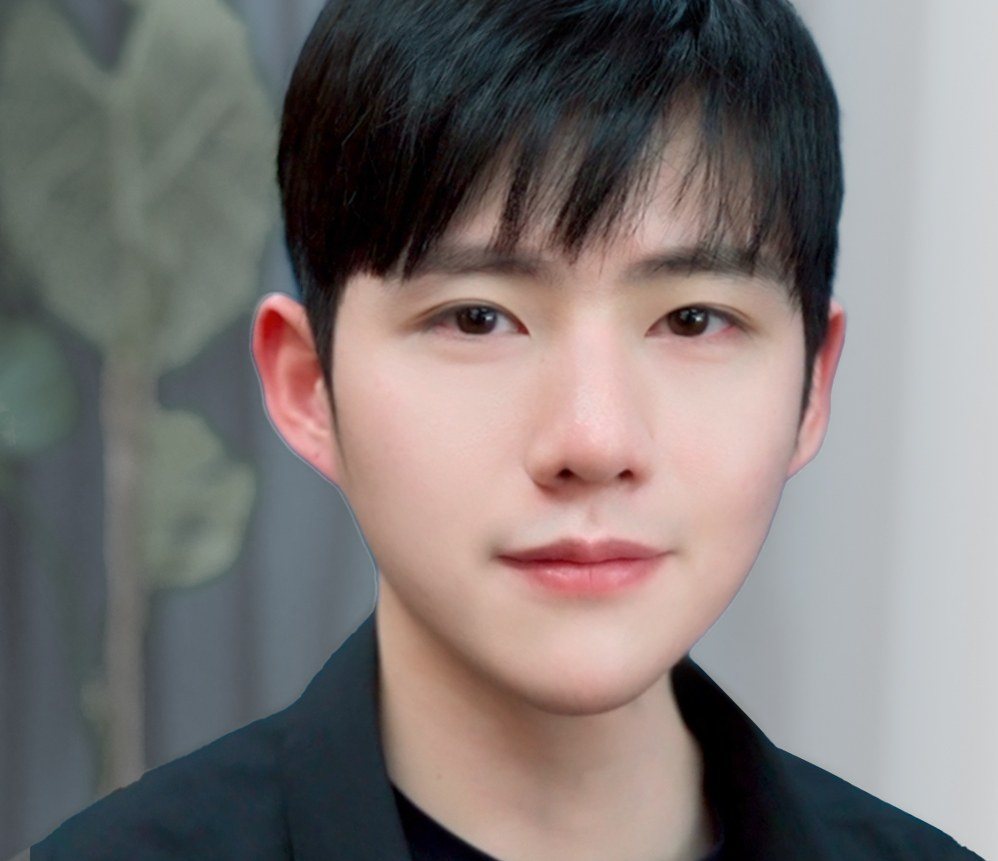 자연스러운 눈매의 남성 모델