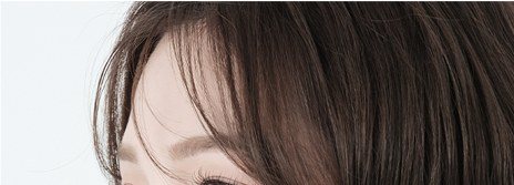 여성의 이마와 헤어스타일 클로즈업