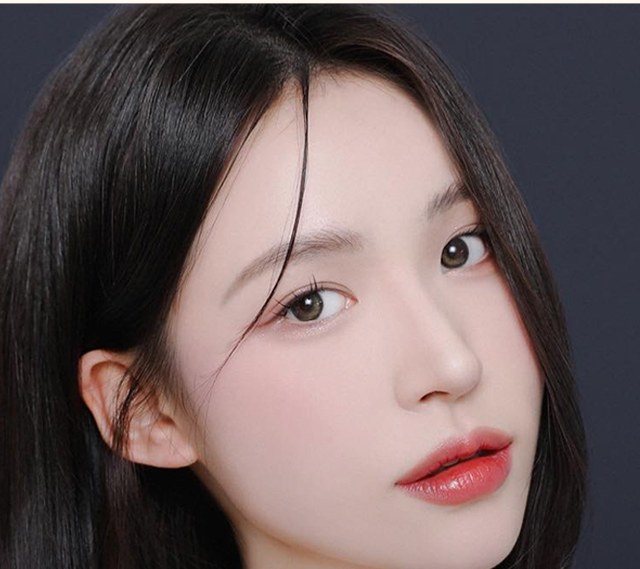 여성 얼굴 클로즈업 사진